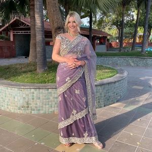 Lashkaraa Dusty Purple Embroidered Saree